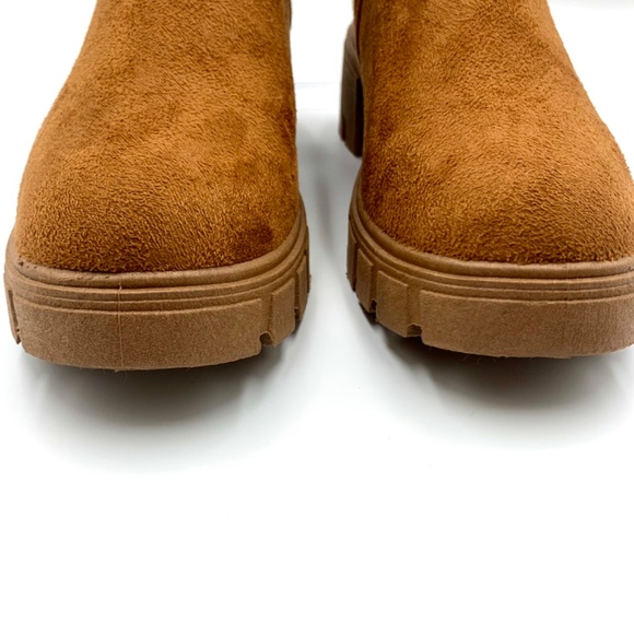 Wanted “CINDER” brown/tan heeled zipper/buckle boho grunge, Lug sole ankle boots - Picture 3 of 13